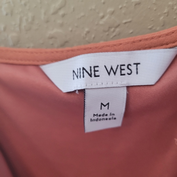 Nine West peach faux wrap strappy midi dress. Size Medium. - Picture 2 of 9